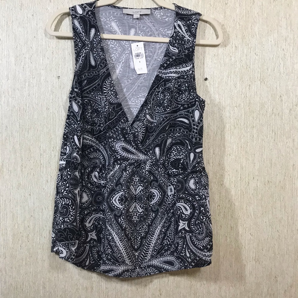 NWT LOFT Black Paisley Sleeveless Top, siz…
